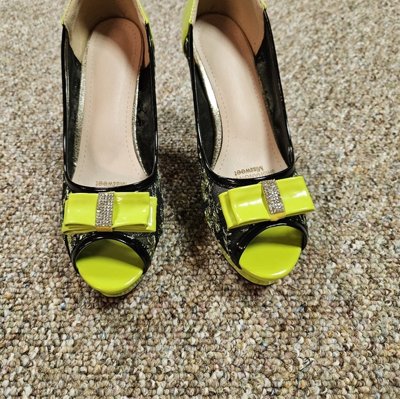 Lime Green Heels - Picture 4 of 5